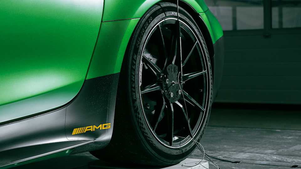 Green Mercedes AMG GTR on the KW Vehicle dynamic test rig